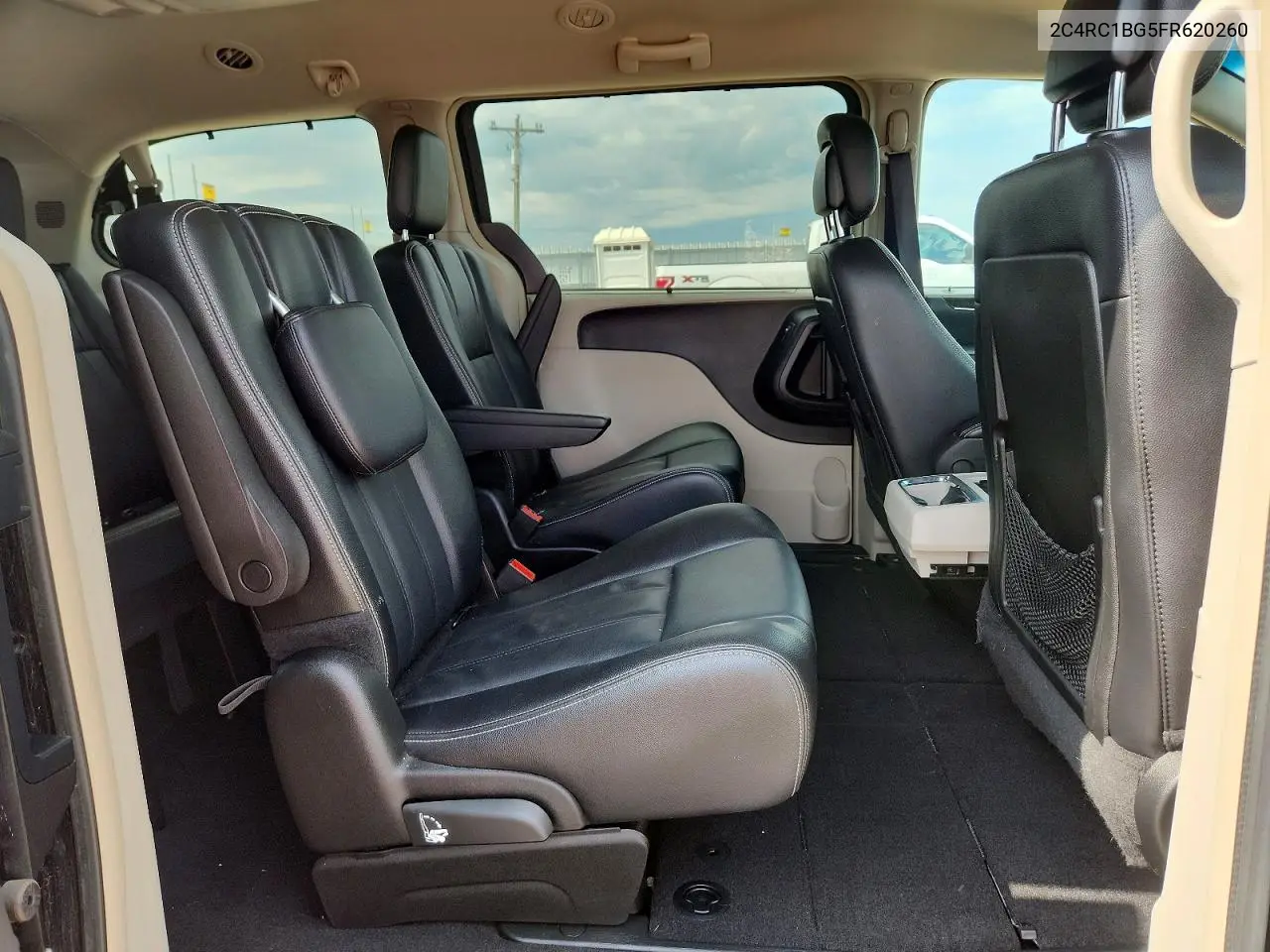2015 Chrysler Town & Country Touring VIN: 2C4RC1BG5FR620260 Lot: 60641066