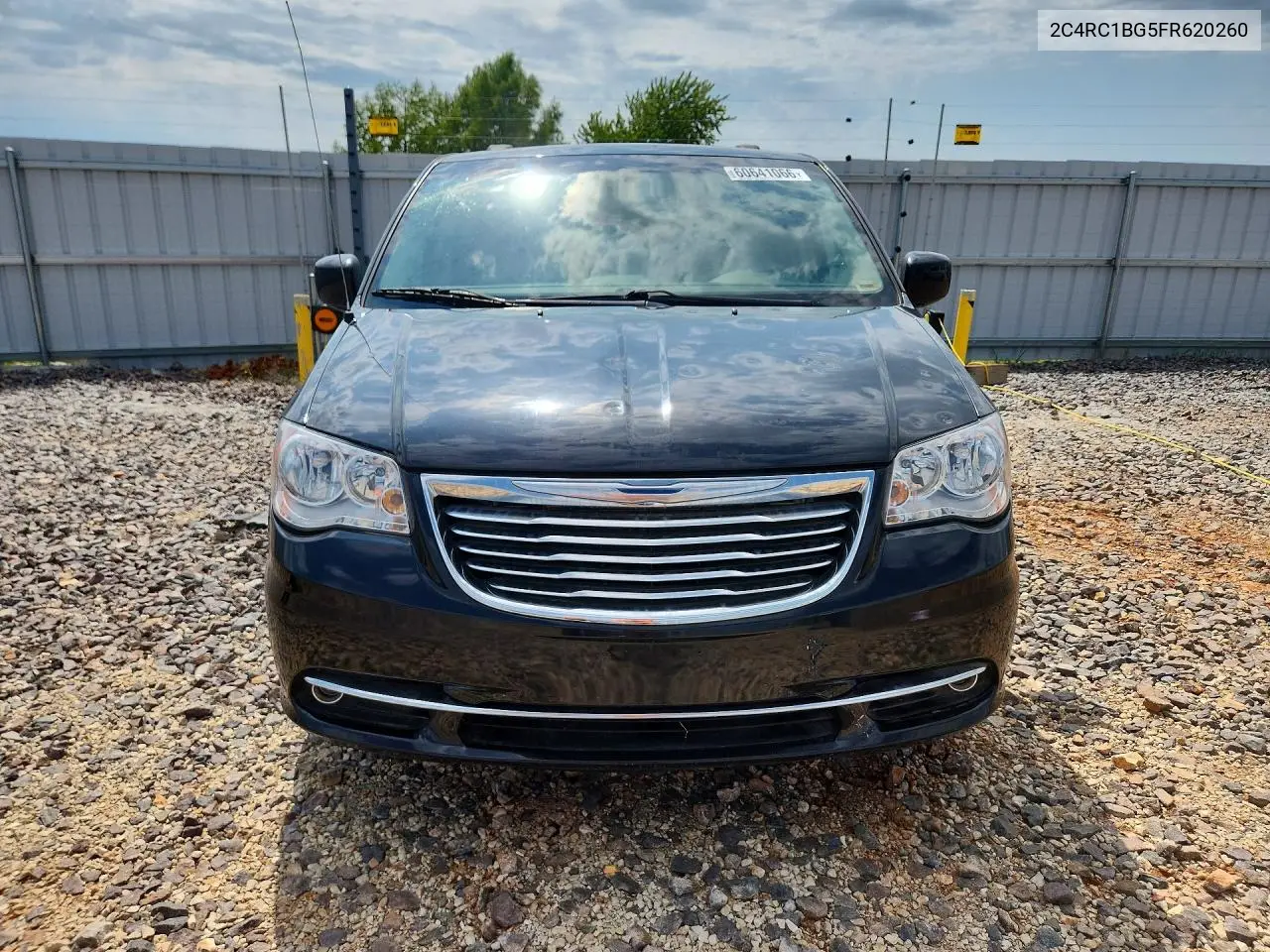 2015 Chrysler Town & Country Touring VIN: 2C4RC1BG5FR620260 Lot: 60641066