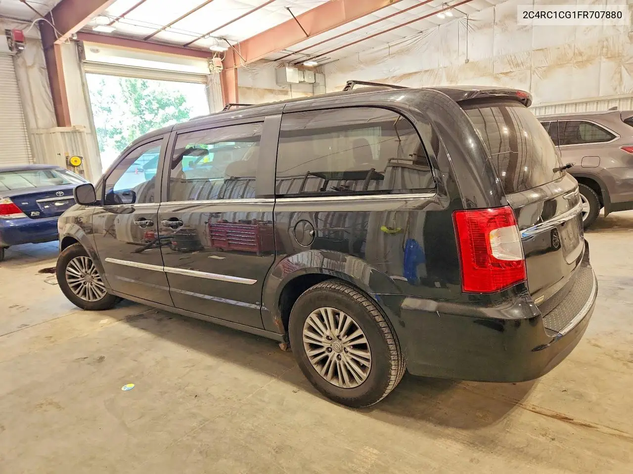2015 Chrysler Town & Country Touring L VIN: 2C4RC1CG1FR707880 Lot: 60791896