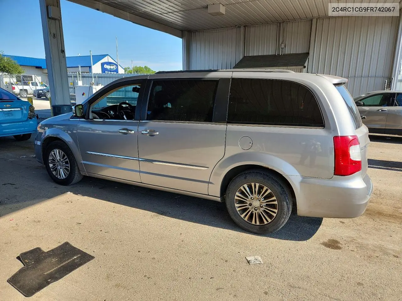 2015 Chrysler Town & Cntry VIN: 2C4RC1CG9FR742067 Lot: 60985986