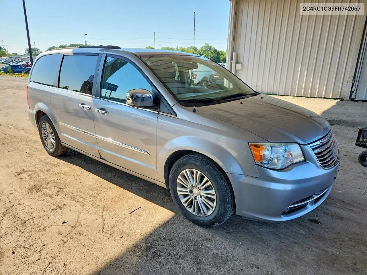 2015 Chrysler Town & Cntry VIN: 2C4RC1CG9FR742067 Lot: 60985986