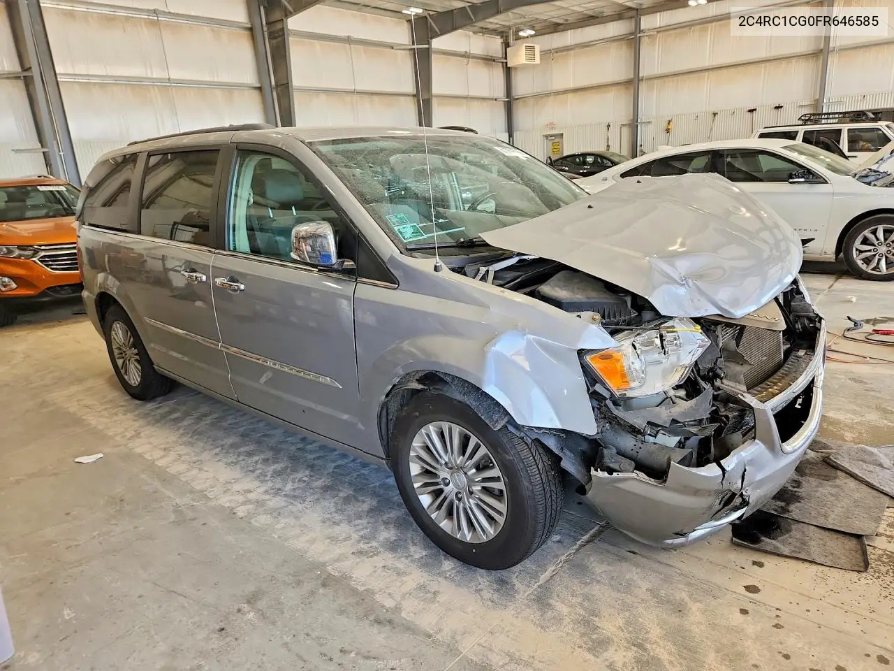 2015 Chrysler Town & Country Touring L VIN: 2C4RC1CG0FR646585 Lot: 61762616