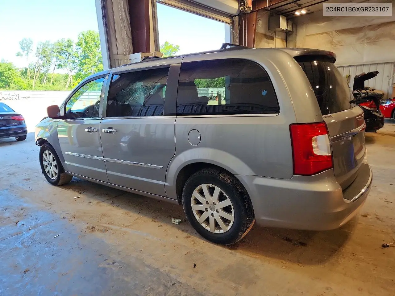 2016 Chrysler Town & Country Touring VIN: 2C4RC1BGXGR233107 Lot: 56185756