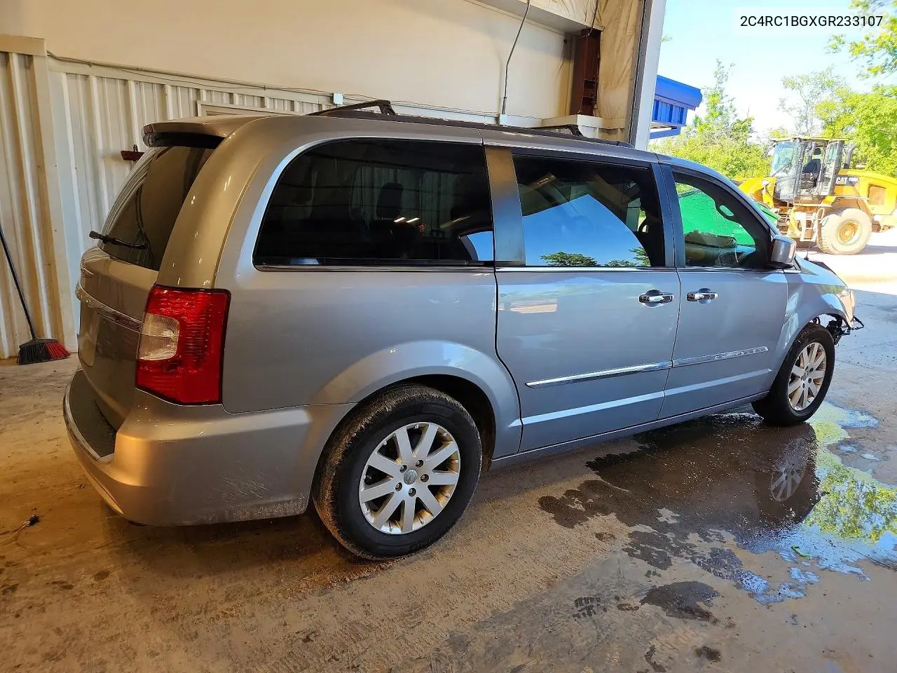 2016 Chrysler Town & Country Touring VIN: 2C4RC1BGXGR233107 Lot: 56185756