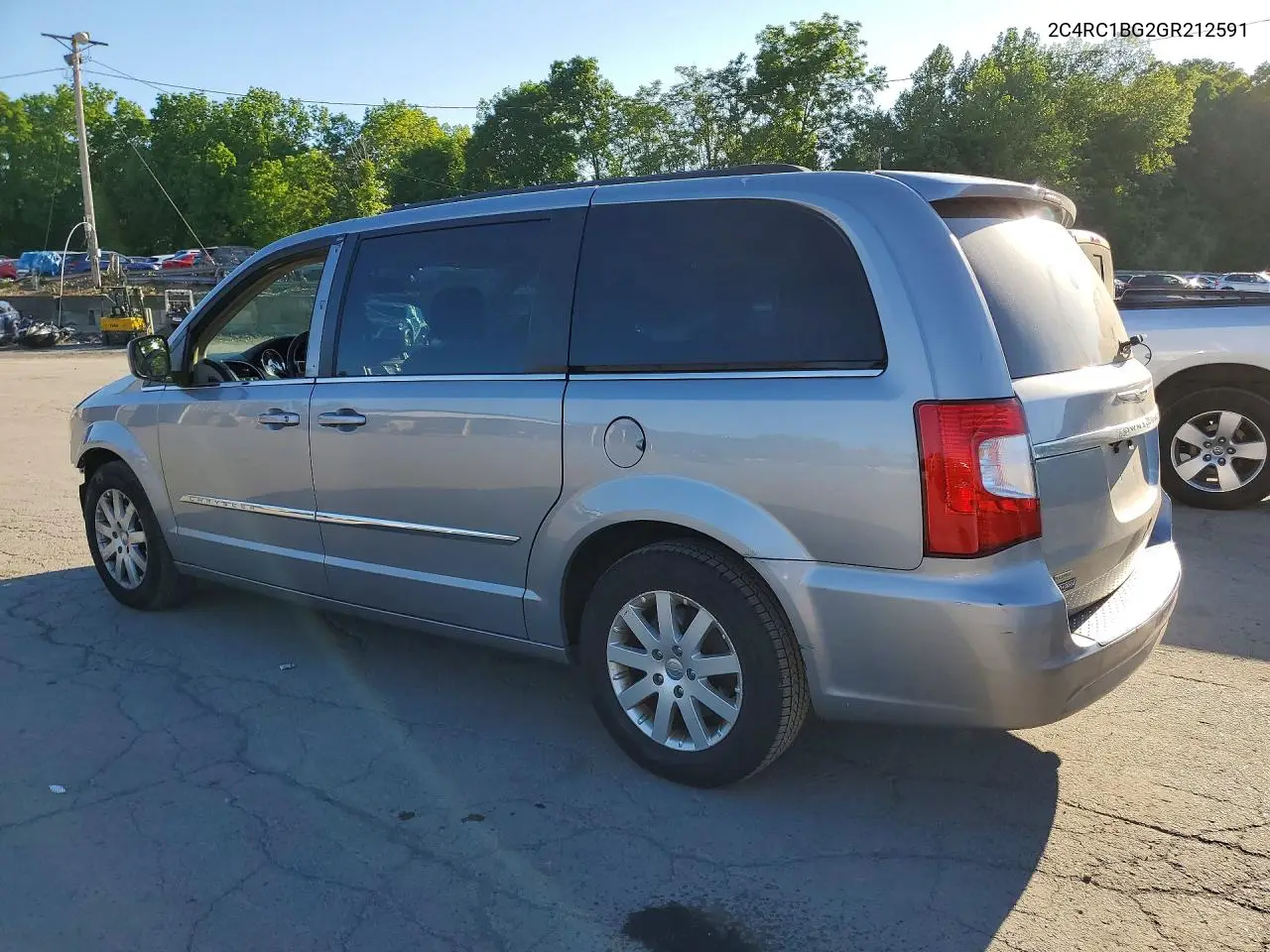 2016 Chrysler Town & Country Touring VIN: 2C4RC1BG2GR212591 Lot: 56320346