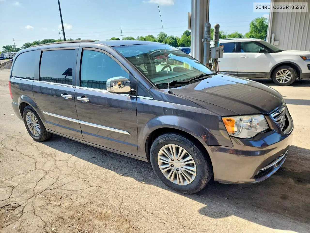 2016 Chrysler Town & Country Touring L VIN: 2C4RC1CG3GR105337 Lot: 56855006