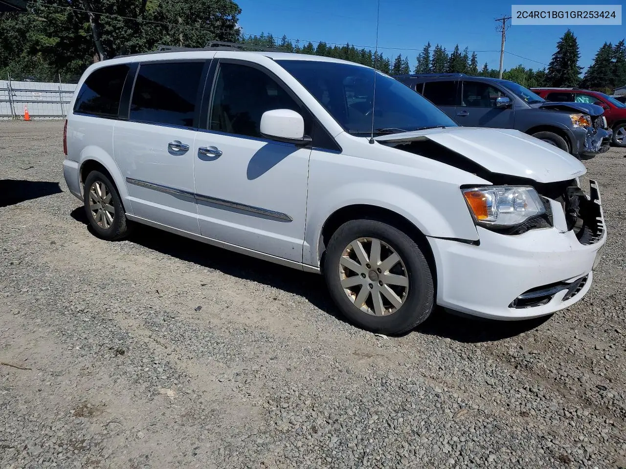 2016 Chrysler Town & Country Touring VIN: 2C4RC1BG1GR253424 Lot: 57049716