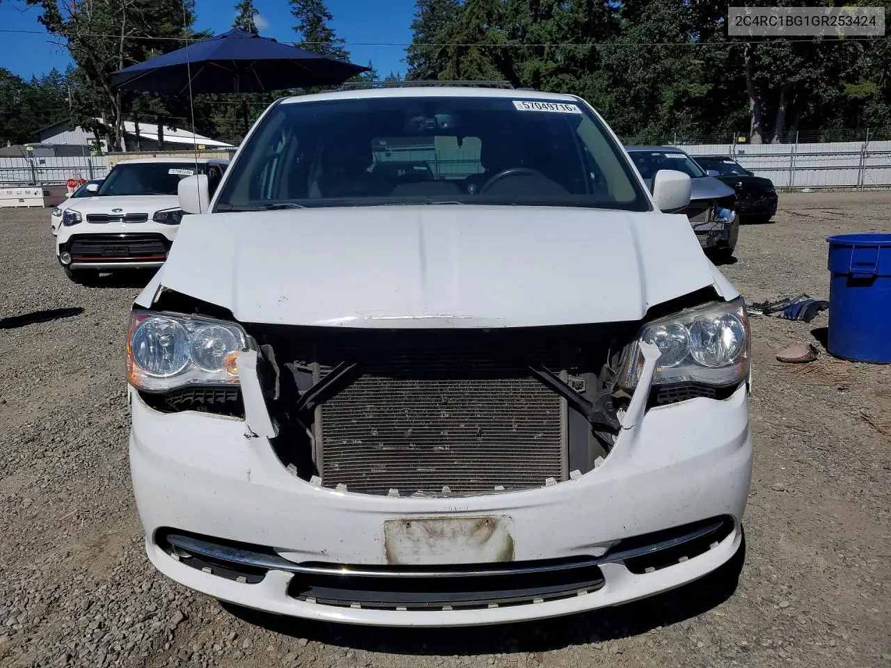 2016 Chrysler Town & Country Touring VIN: 2C4RC1BG1GR253424 Lot: 57049716