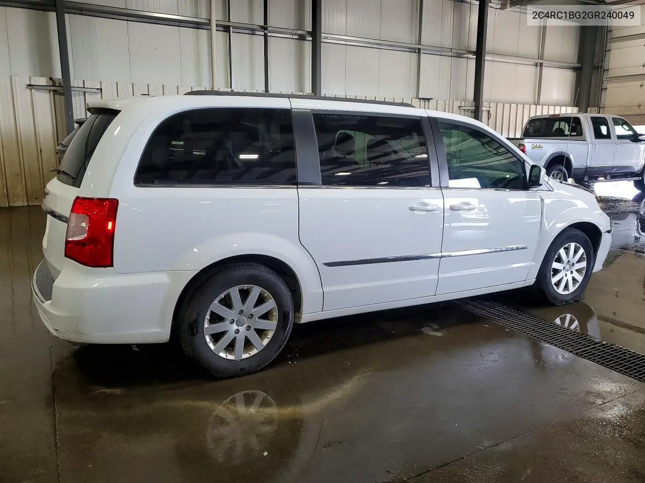 2016 Chrysler Town & Country Touring VIN: 2C4RC1BG2GR240049 Lot: 60624486