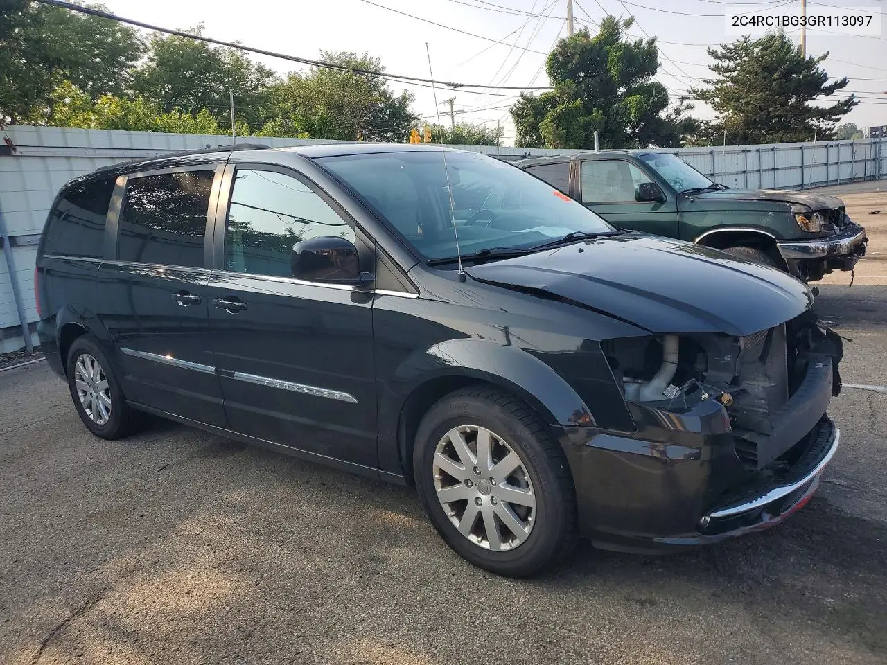2016 Chrysler Town & Country Touring VIN: 2C4RC1BG3GR113097 Lot: 61102566