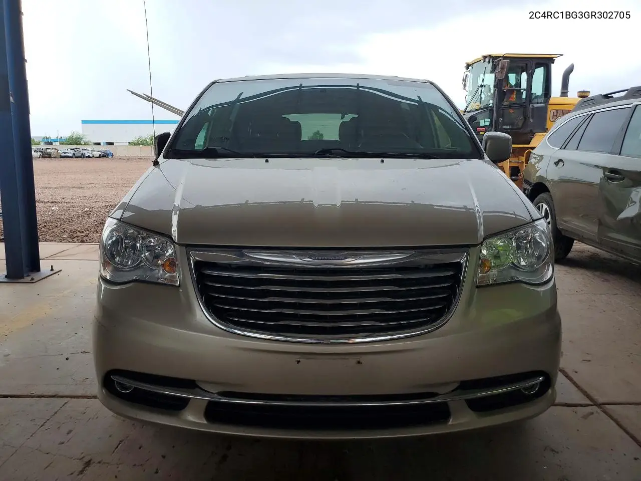 2016 Chrysler Town & Country Touring VIN: 2C4RC1BG3GR302705 Lot: 61216516
