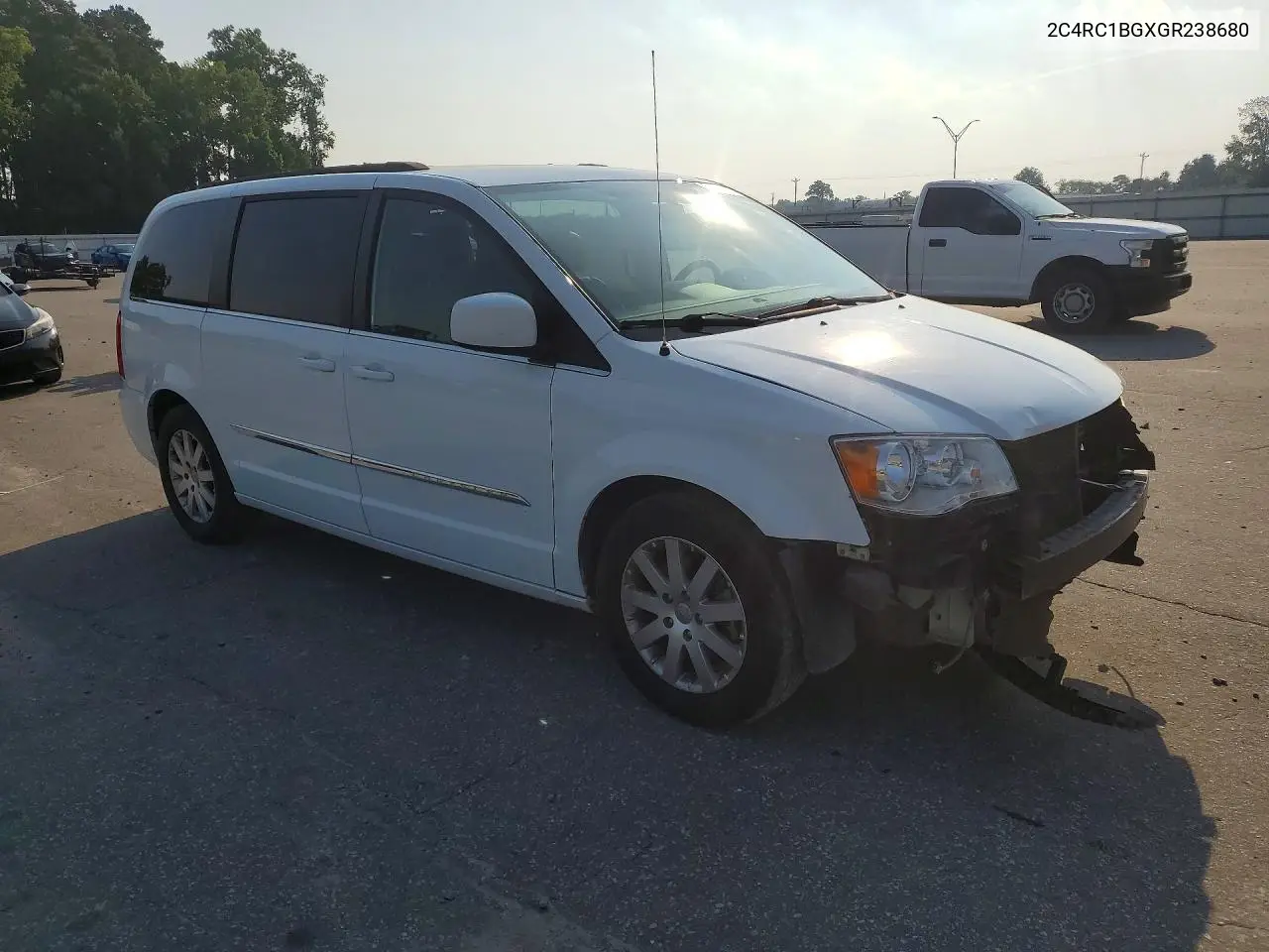 2016 Chrysler Town & Country Touring VIN: 2C4RC1BGXGR238680 Lot: 61488626
