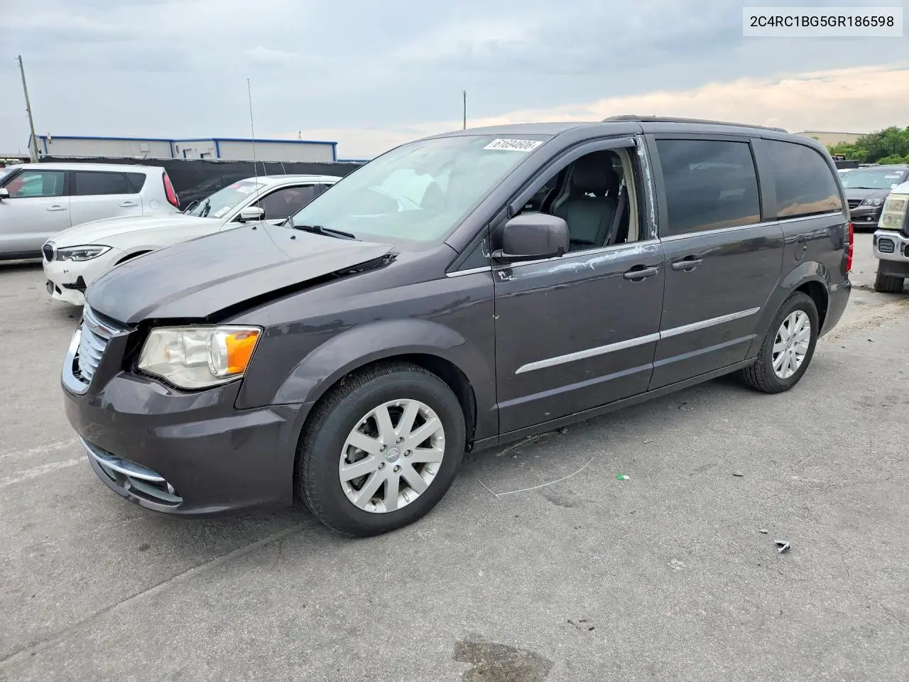 2016 Chrysler Town & Country Touring VIN: 2C4RC1BG5GR186598 Lot: 61694606