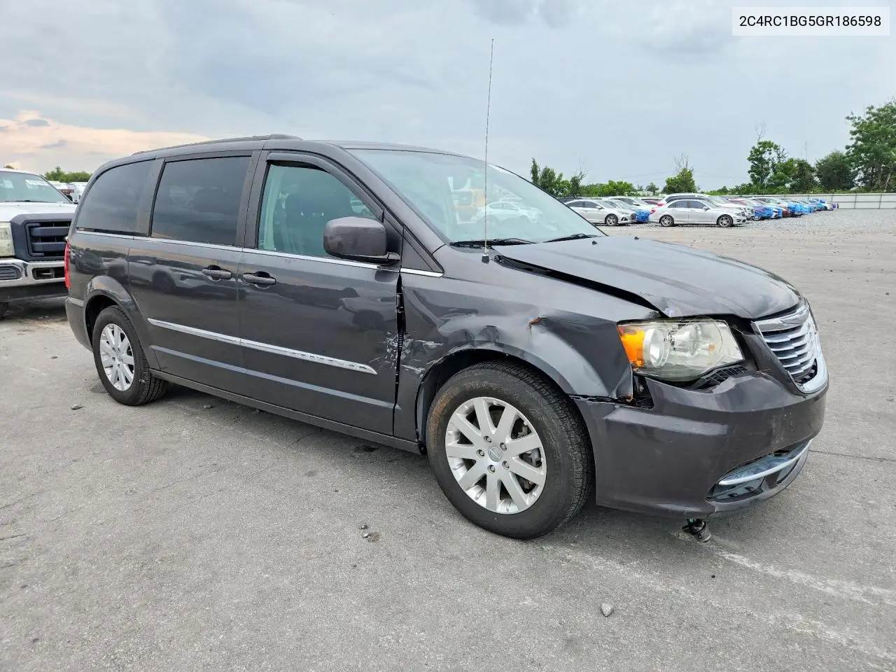 2016 Chrysler Town & Country Touring VIN: 2C4RC1BG5GR186598 Lot: 61694606