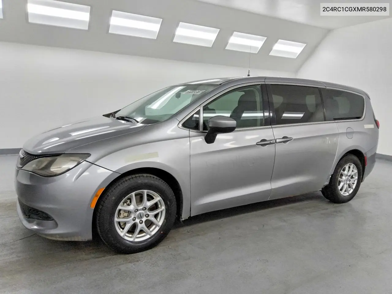 2021 Chrysler Voyager Lx