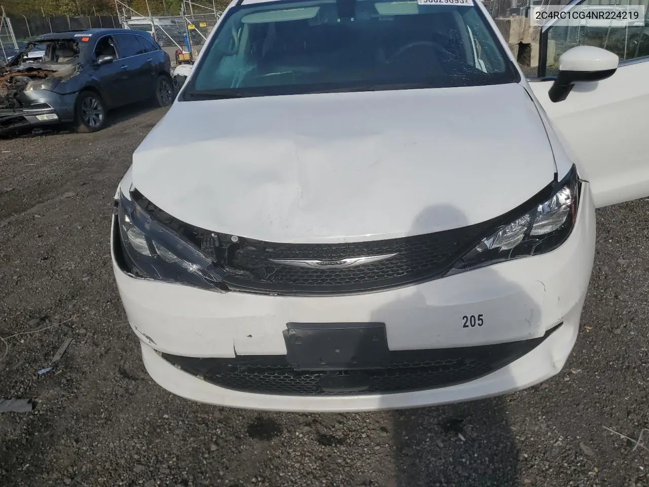2C4RC1CG4NR224219 2022 Chrysler Voyager Lx