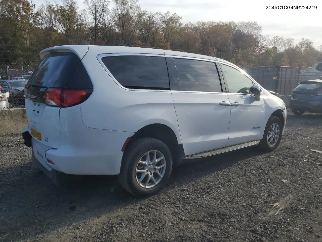 2C4RC1CG4NR224219 2022 Chrysler Voyager Lx