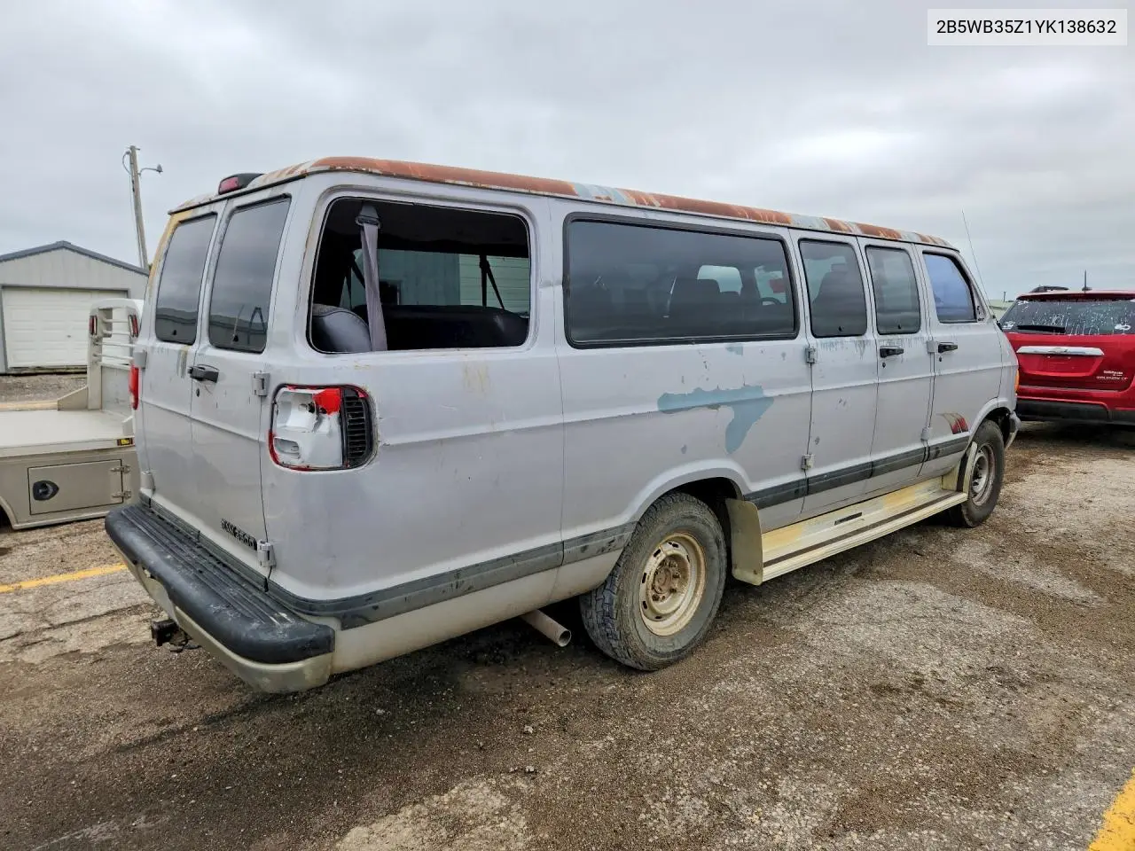 2000 Dodge Ram Wagon B3500 VIN: 2B5WB35Z1YK138632 Lot: 58129636