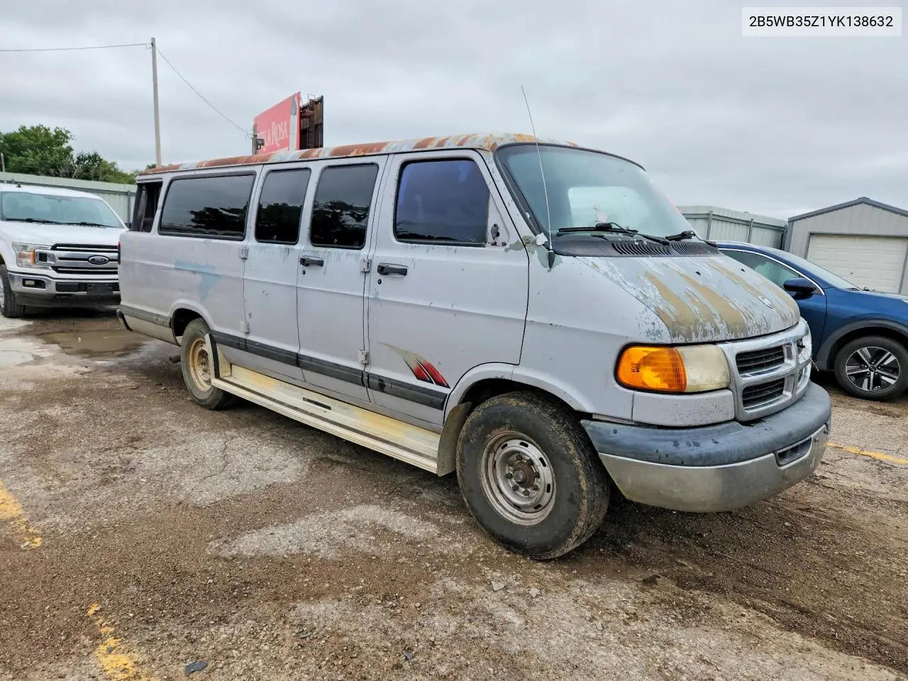 2000 Dodge Ram Wagon B3500 VIN: 2B5WB35Z1YK138632 Lot: 58129636