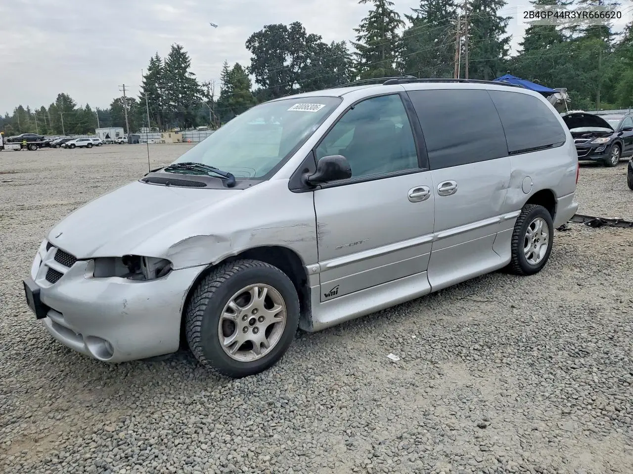 2000 Dodge Grand Caravan Se VIN: 2B4GP44R3YR666620 Lot: 60086306