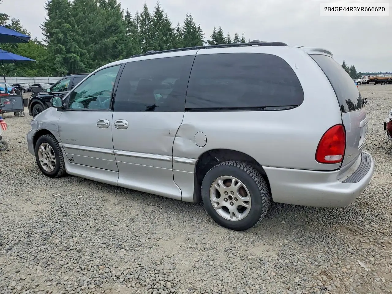 2000 Dodge Grand Caravan Se VIN: 2B4GP44R3YR666620 Lot: 60086306