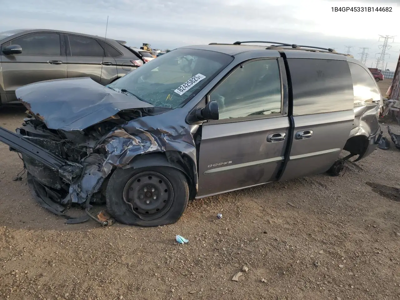 1B4GP45331B144682 2001 Dodge Caravan