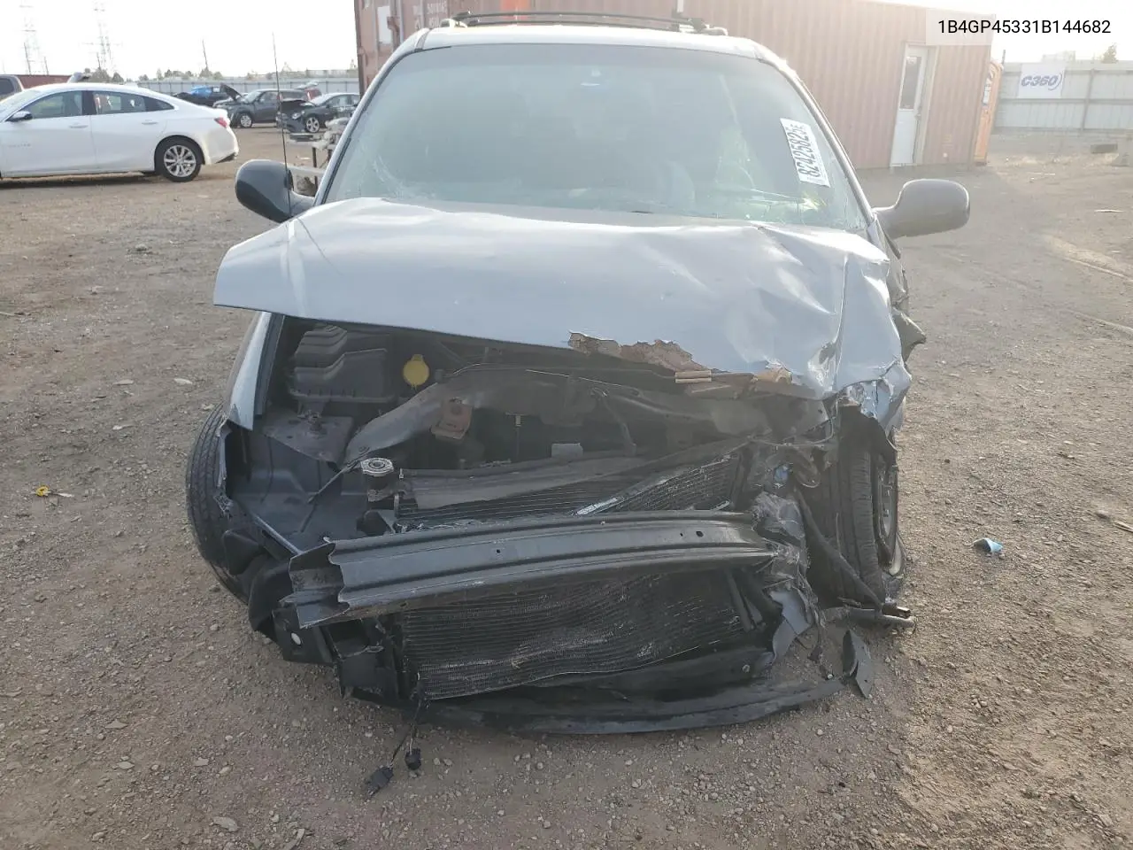 1B4GP45331B144682 2001 Dodge Caravan