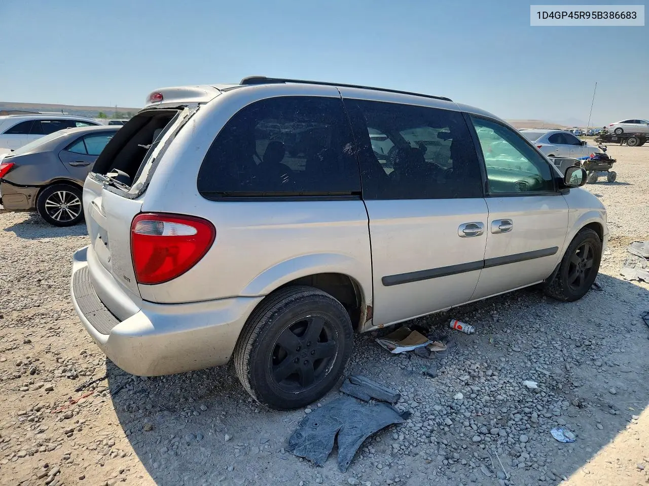 2005 Dodge Caravan Sxt VIN: 1D4GP45R95B386683 Lot: 58473176