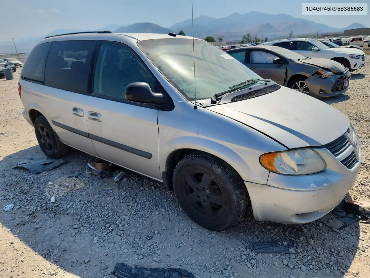 2005 Dodge Caravan Sxt VIN: 1D4GP45R95B386683 Lot: 58473176