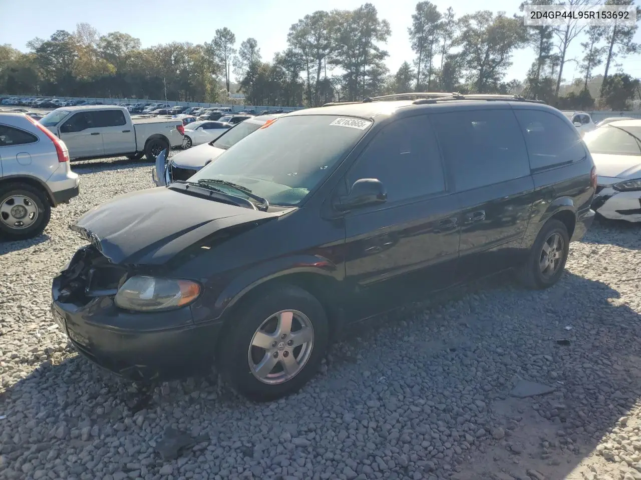 2D4GP44L95R153692 2005 Dodge Grand Caravan Sxt
