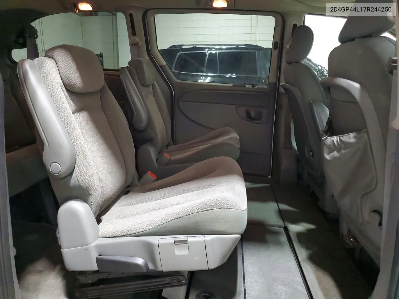 2007 Dodge Grand Caravan Sxt VIN: 2D4GP44L17R244250 Lot: 58478016