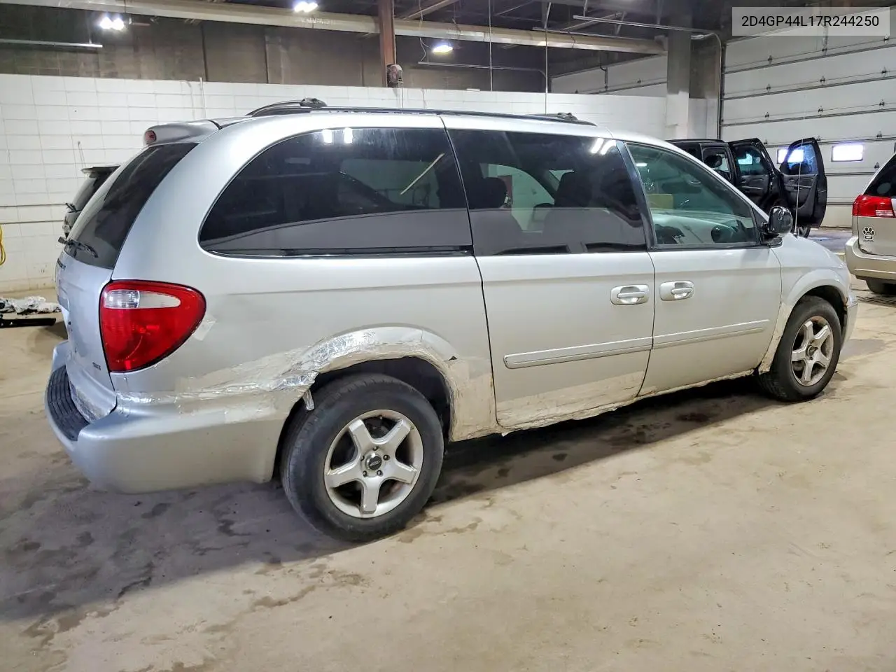 2007 Dodge Grand Caravan Sxt VIN: 2D4GP44L17R244250 Lot: 58478016