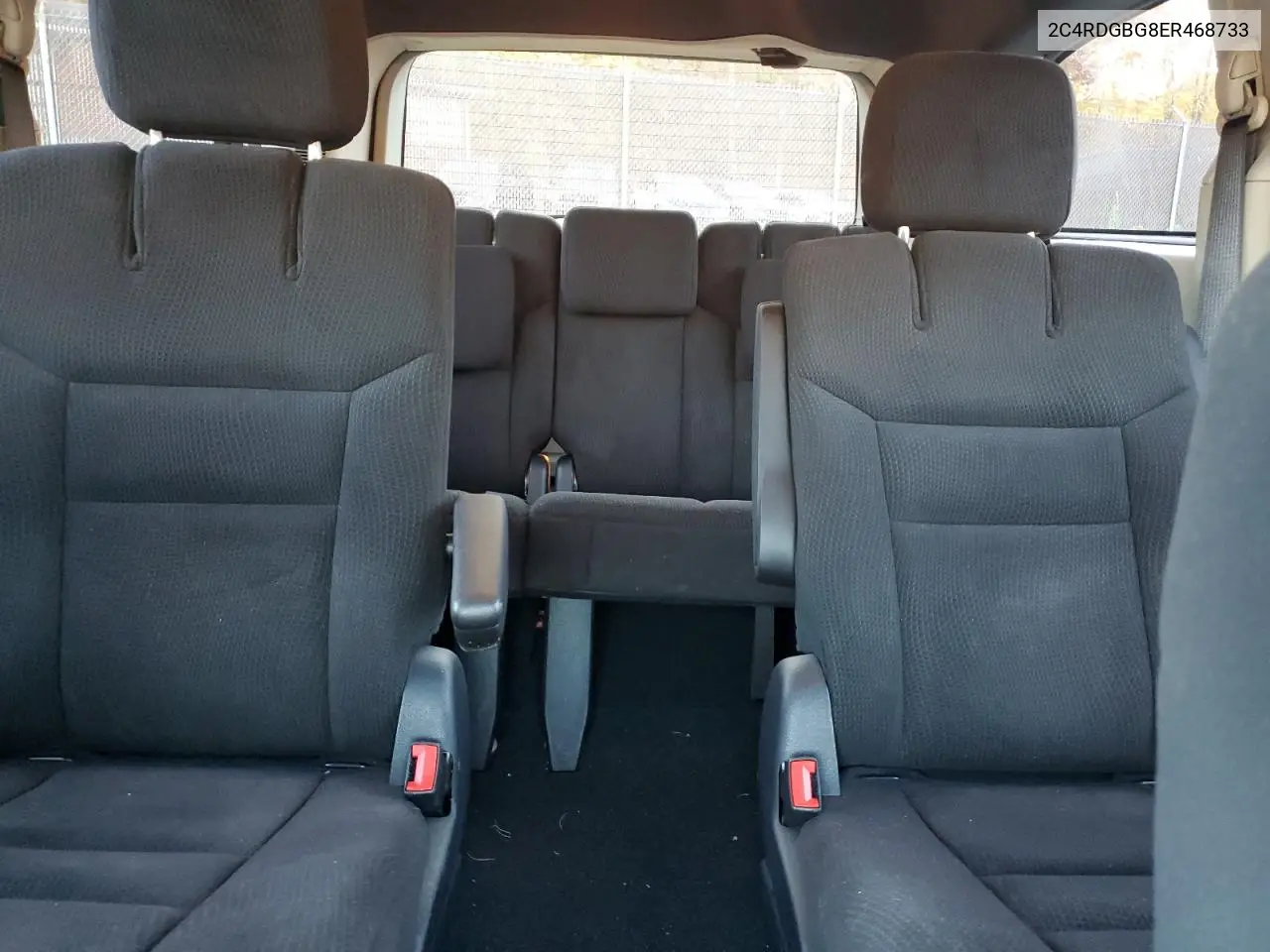 2C4RDGBG8ER468733 2014 Dodge Grand Caravan Se