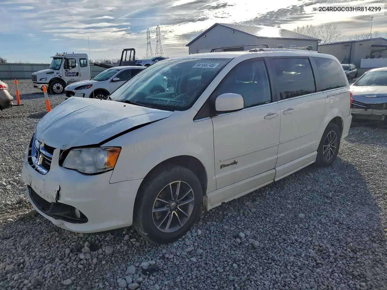 2C4RDGCG3HR814299 2017 Dodge Grand Caravan Sxt