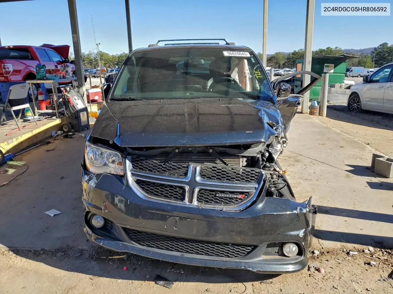2C4RDGCG5HR806592 2017 Dodge Grand Caravan Sxt