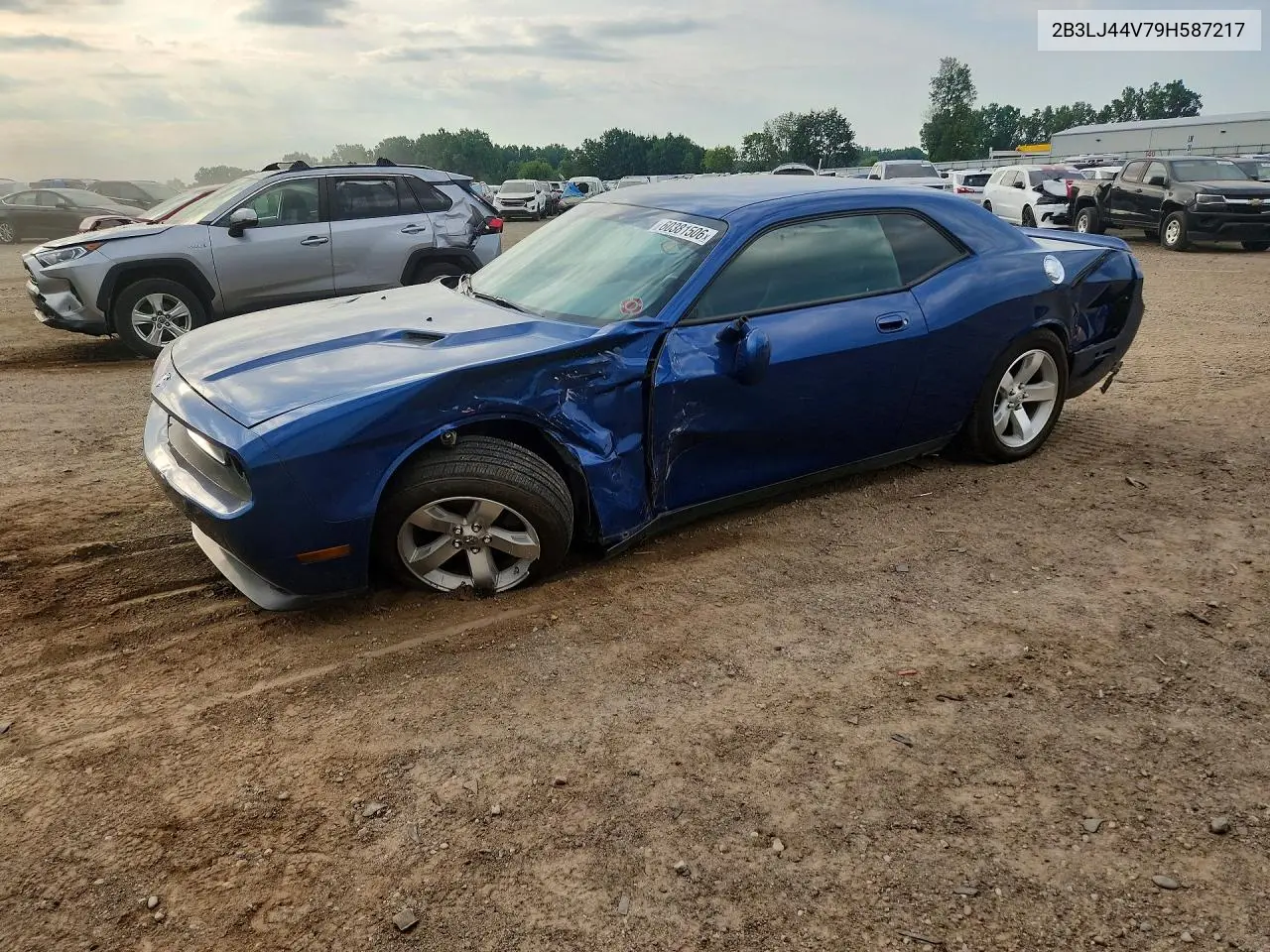 2009 Dodge Challenger Se VIN: 2B3LJ44V79H587217 Lot: 60381506