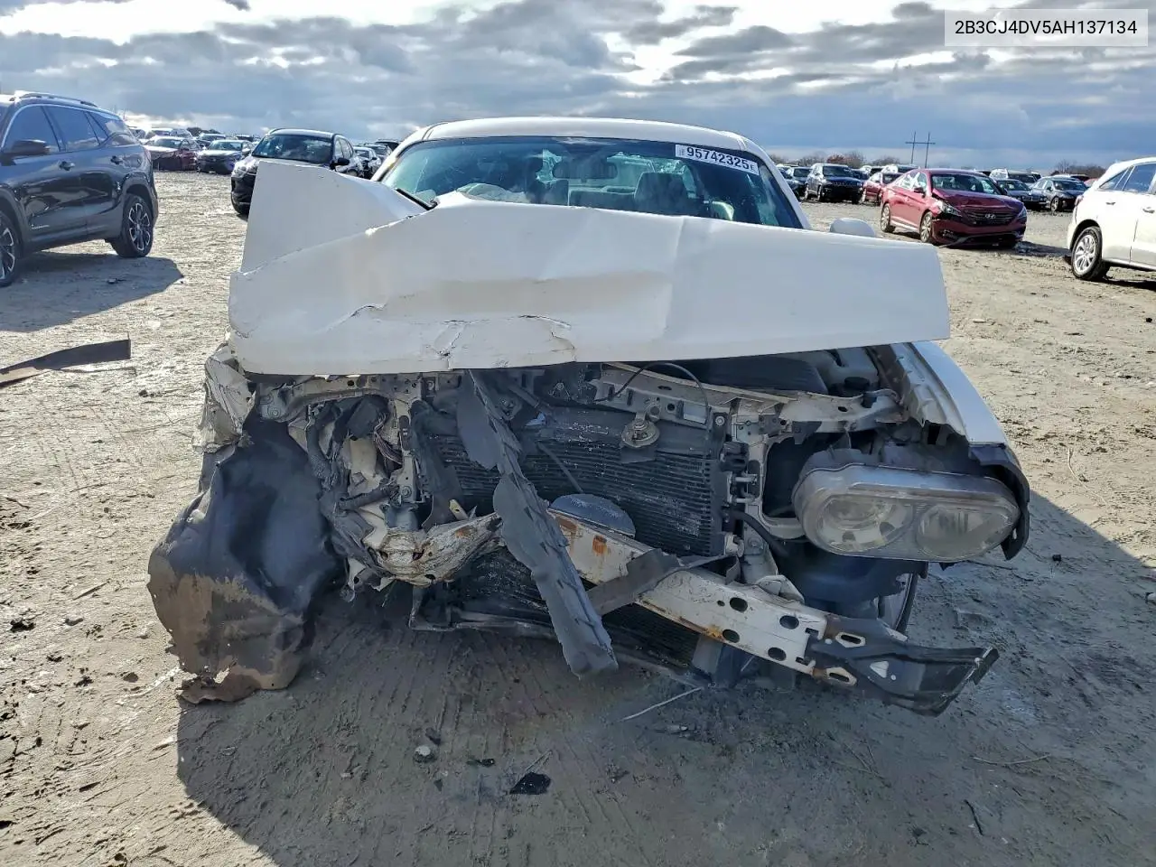 2B3CJ4DV5AH137134 2010 Dodge Challenger Se