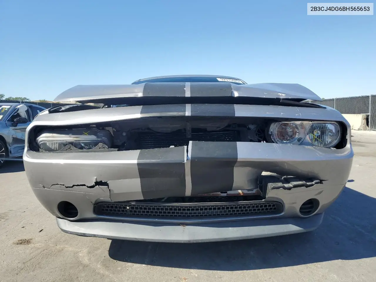 2B3CJ4DG6BH565653 2011 Dodge Challenger