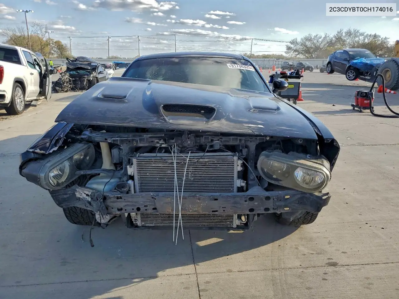 2C3CDYBT0CH174016 2012 Dodge Challenger R/T