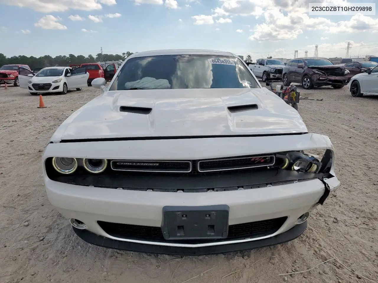 2C3CDZBT1GH209898 2016 Dodge Challenger R/T