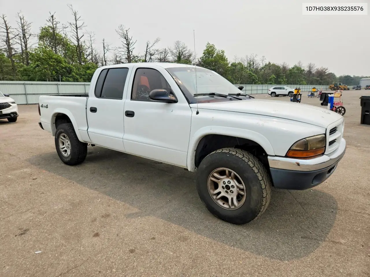 2003 Dodge Dakota Quad Sport VIN: 1D7HG38X93S235576 Lot: 61425746