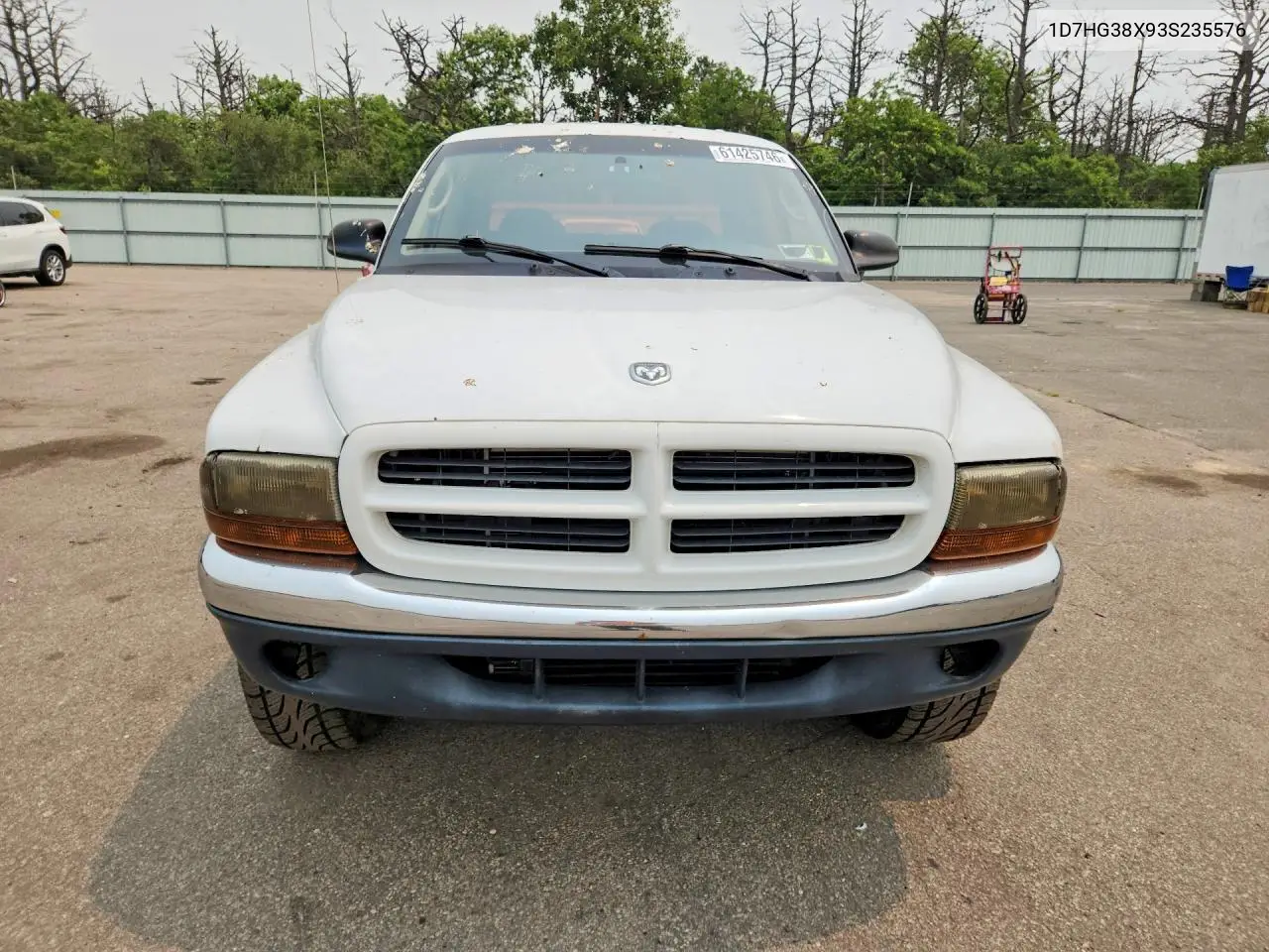 2003 Dodge Dakota Quad Sport VIN: 1D7HG38X93S235576 Lot: 61425746