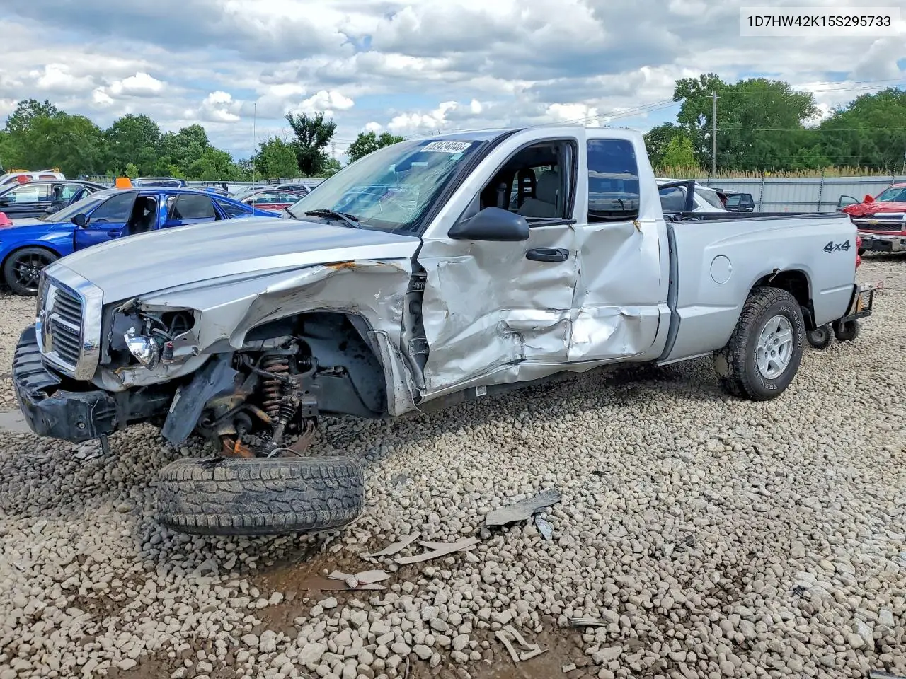 2005 Dodge Dakota Slt VIN: 1D7HW42K15S295733 Lot: 57424046