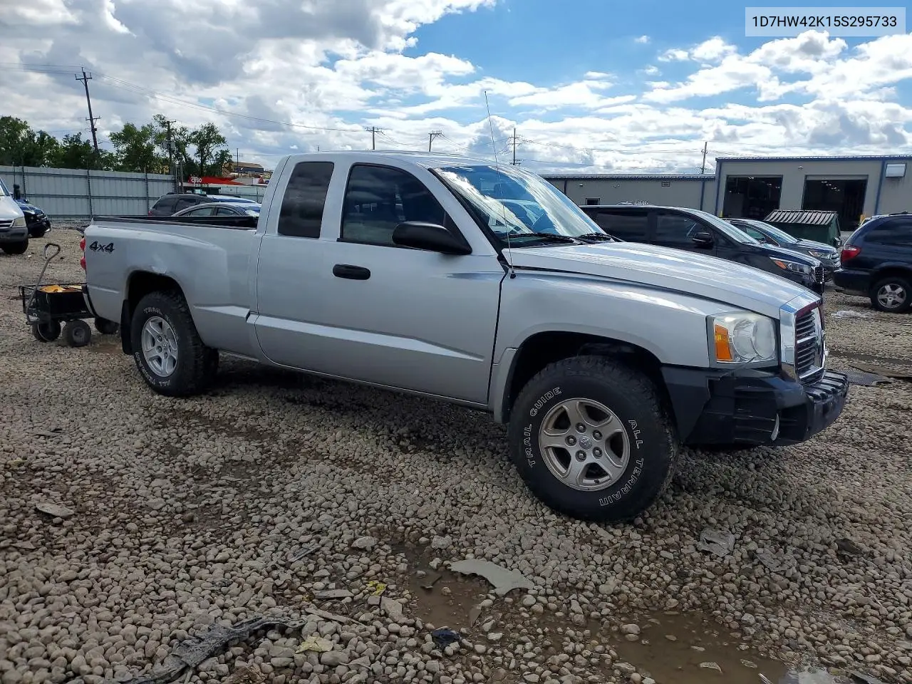 2005 Dodge Dakota Slt VIN: 1D7HW42K15S295733 Lot: 57424046