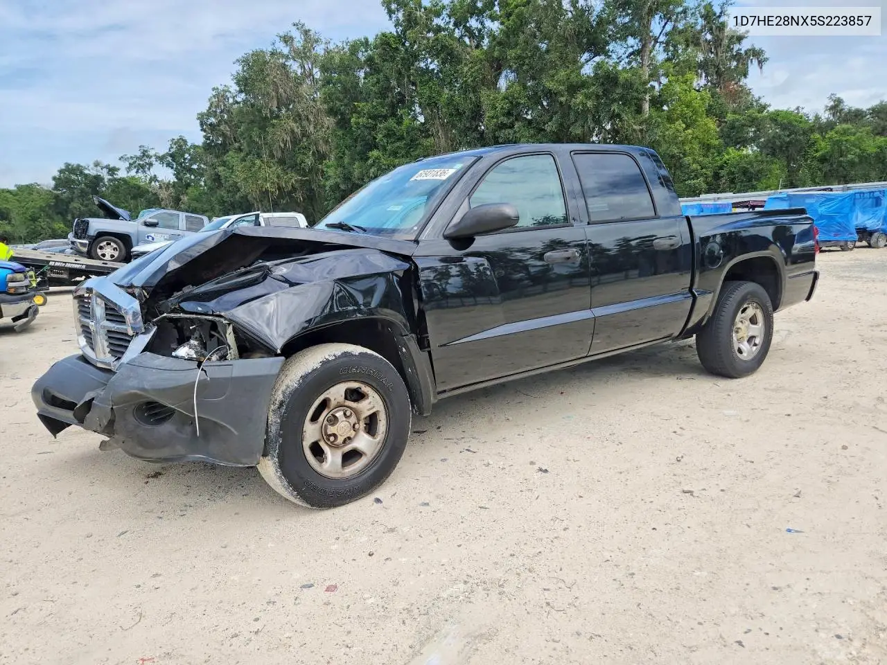 2005 Dodge Dakota Quad VIN: 1D7HE28NX5S223857 Lot: 60931836