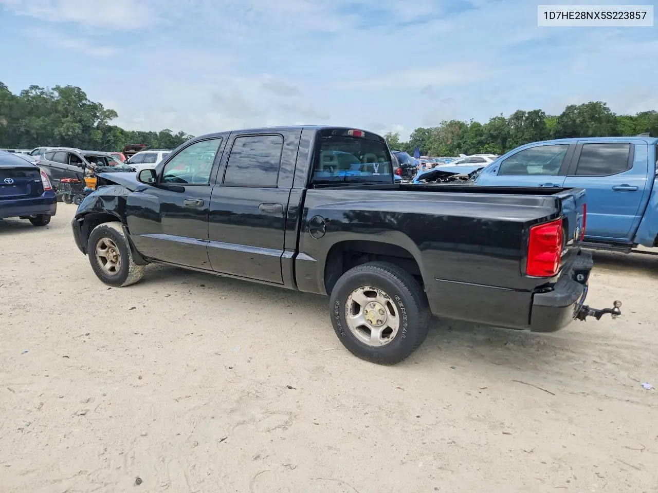 2005 Dodge Dakota Quad VIN: 1D7HE28NX5S223857 Lot: 60931836