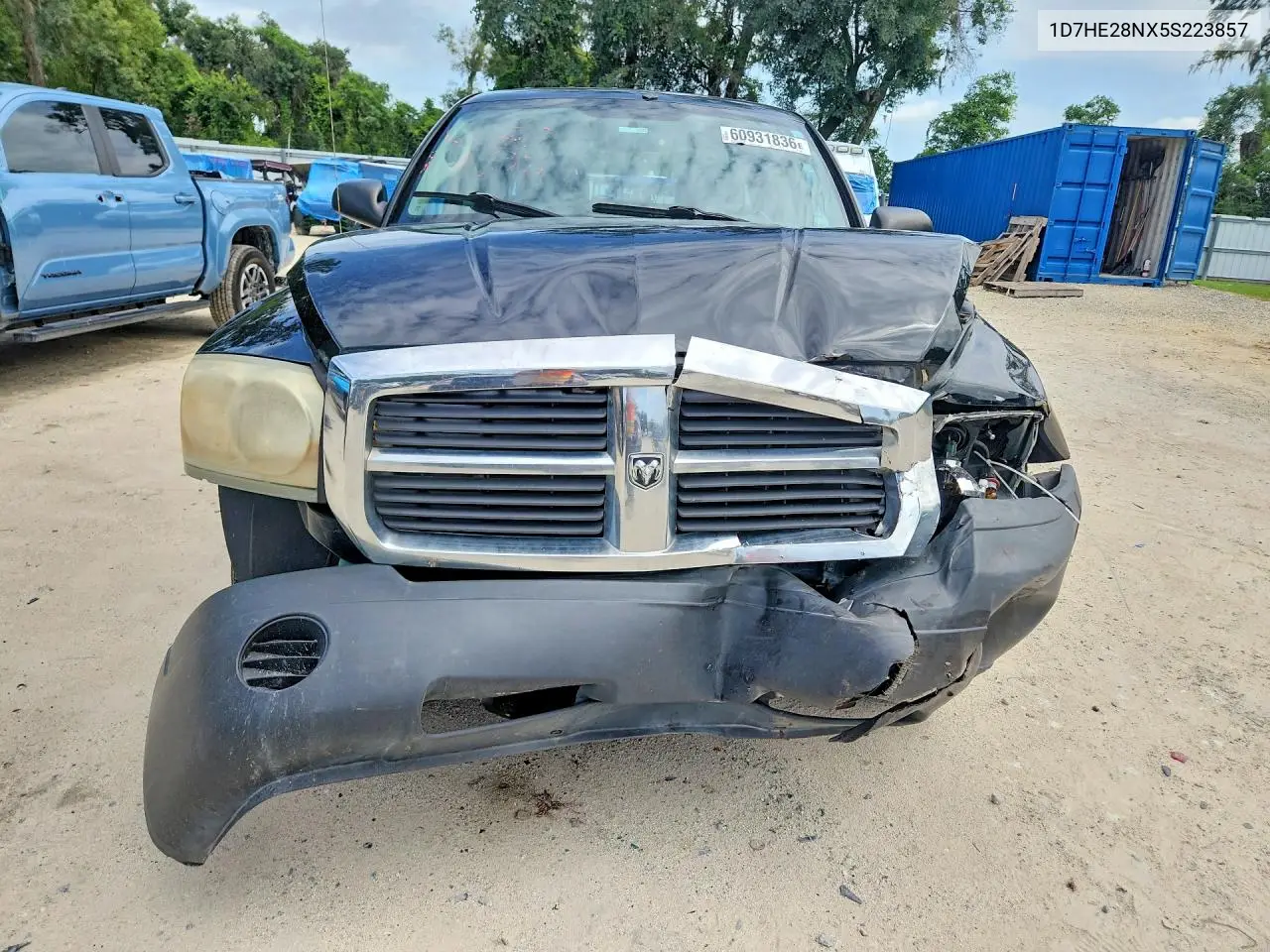 2005 Dodge Dakota Quad VIN: 1D7HE28NX5S223857 Lot: 60931836
