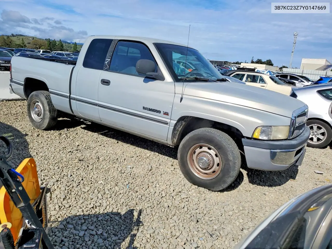 1999 Dodge 2500 Ram VIN: 3B7KC23Z7YG147669 Lot: 79029825