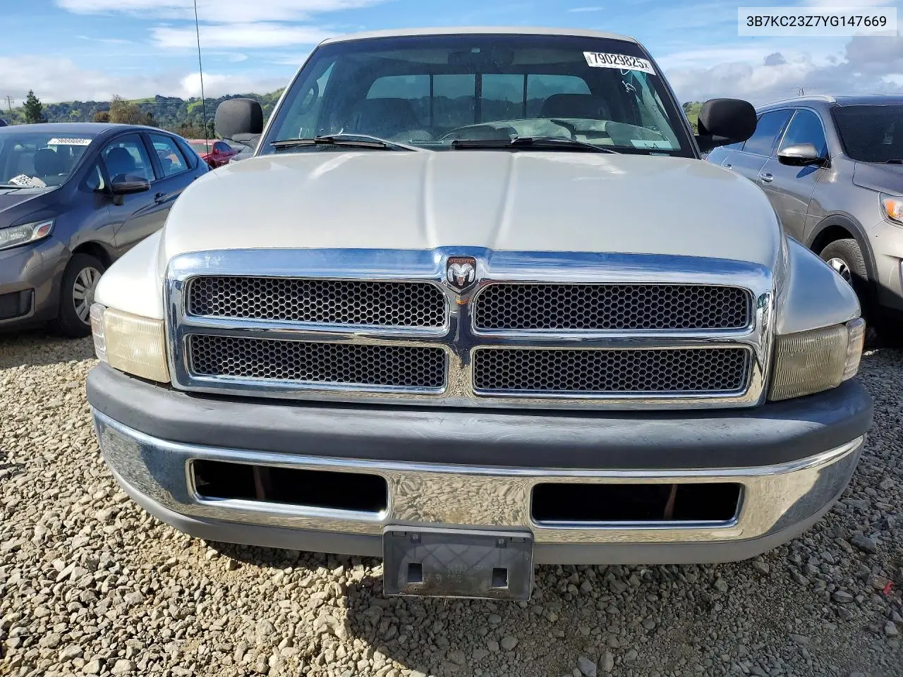 1999 Dodge 2500 Ram VIN: 3B7KC23Z7YG147669 Lot: 79029825