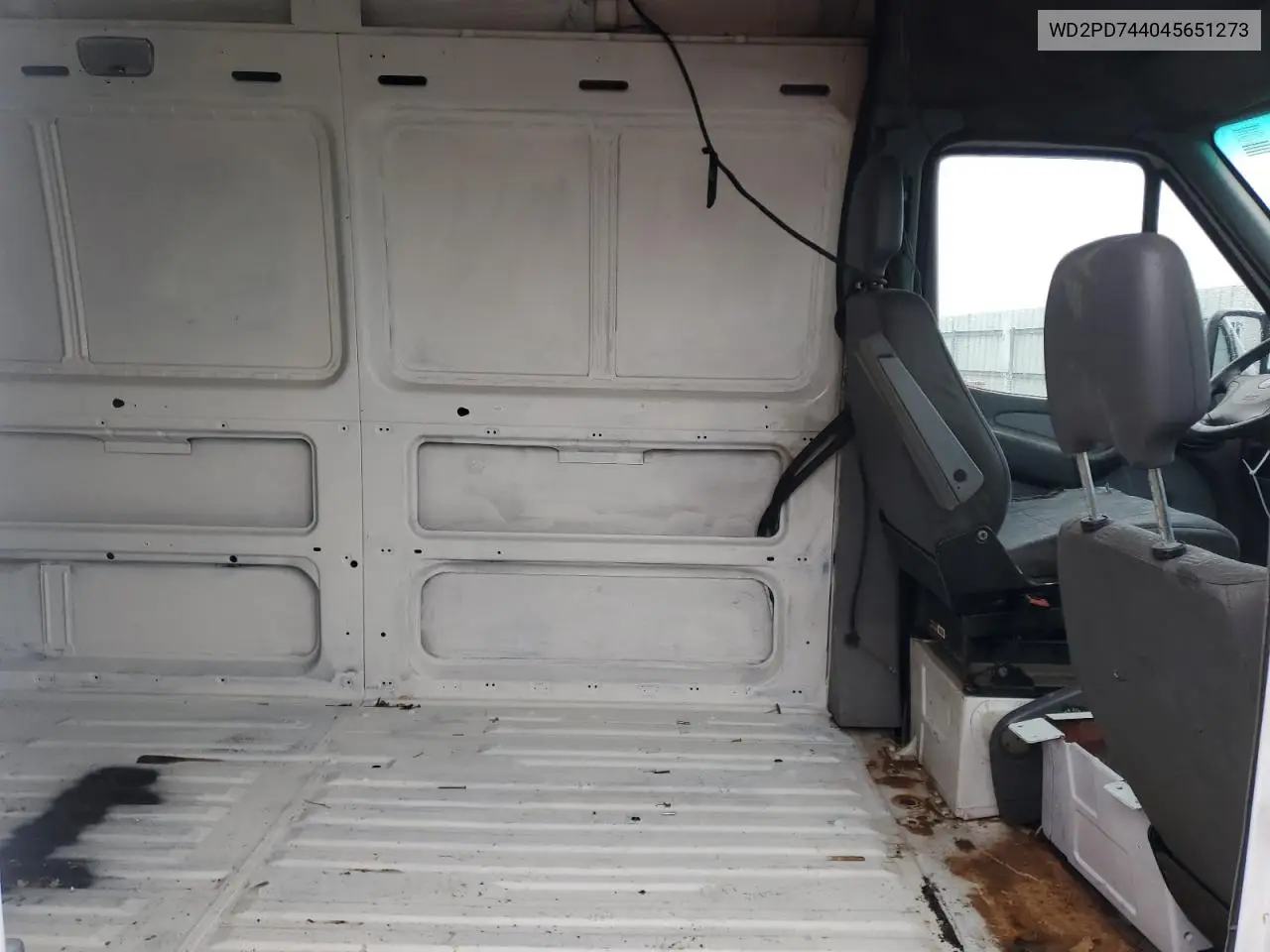 2004 Sprinter 2500 Sprinter VIN: WD2PD744045651273 Lot: 91106185